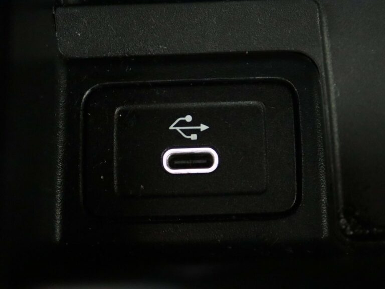 Mercedes-Benz A-Klasse leasen - USB-C aansluiting in detail