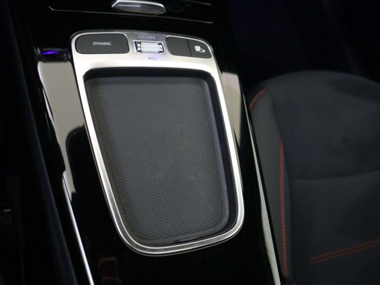 Mercedes-Benz A-Klasse A180 AMG Line lease - draadloze oplaadpad en Dynamic Select