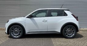 Renault 5 uit voorraad (1)