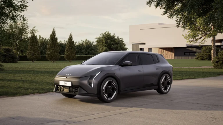 Zakelijke Lease KIA EV4 - Exterieur links (2)