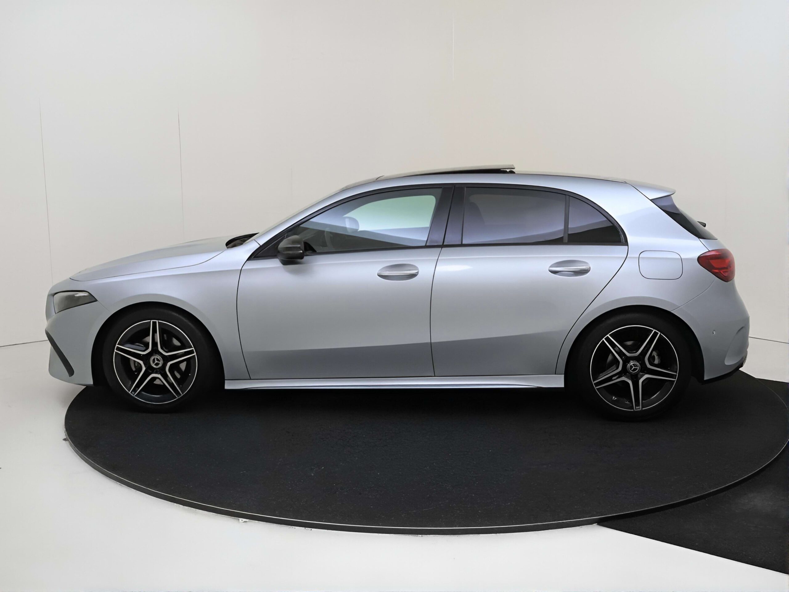 zakelijke lease mercedes a-klasse linkerzijde