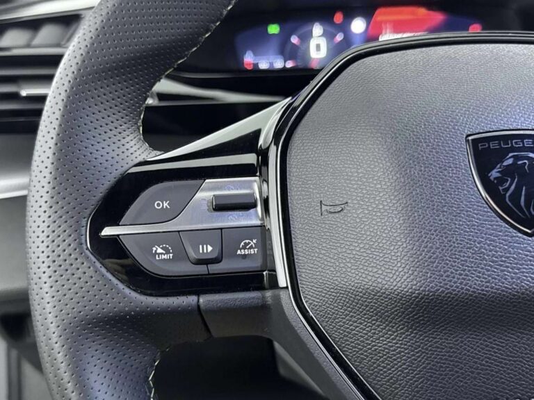 • Peugeot 408 zakelijke lease - Interieur – Stuurwielbediening