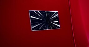 Tesla Model Y Performance Zakelijk Leasen – Exterieur – Logo