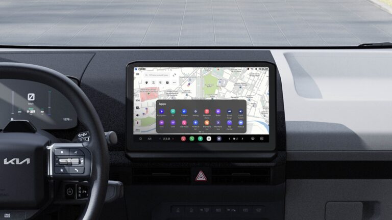 Kia PV5 zakelijk leasen - dashboard met stuurwiel en staand infotainmentscherm