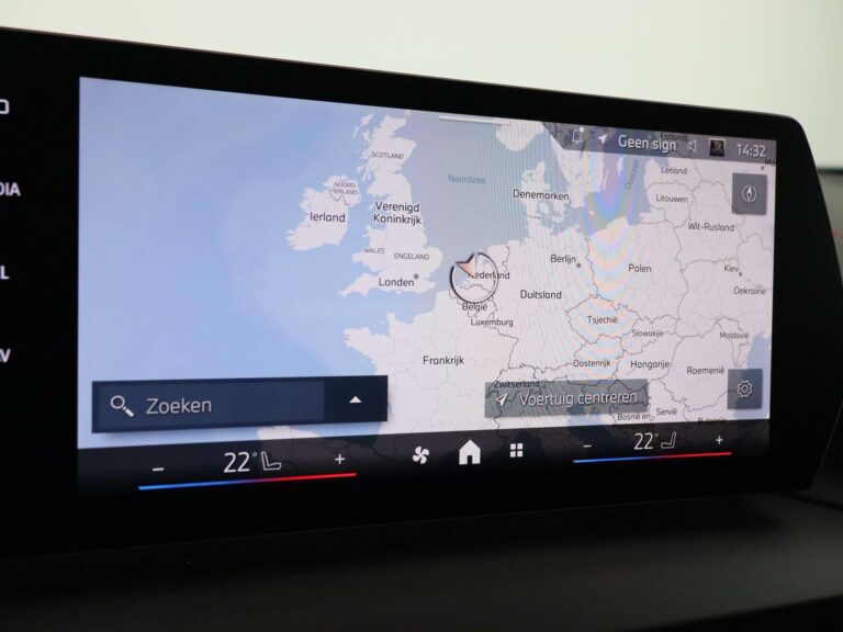 Zakelijk leasen BMW 1-Serie - infotainmentscherm met navigatiekaart