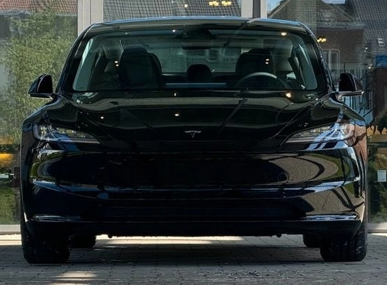 Tesla Model 3 Standard: Zorgeloos zakelijk leasen met Full Operational Lease