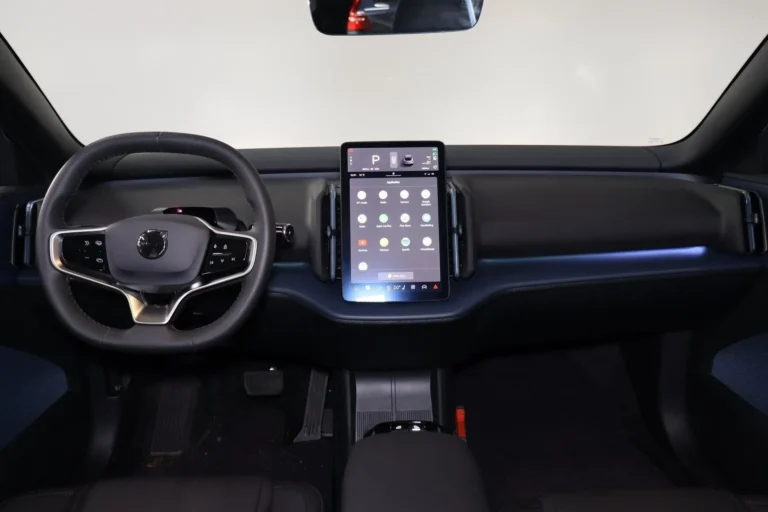 Volvo EX30 Extended Range Plus - Dashboard (1)_11_11zon