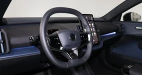 Volvo EX30 Extended Range Plus - Dashboard (2)_18_11zon