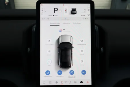 Volvo EX30 Single Motor Extended Range Plus 69 kWh 5d.