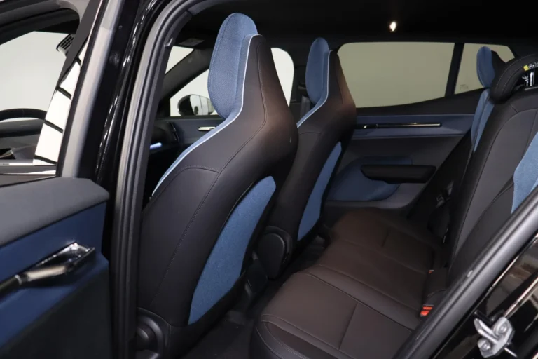Volvo EX30 Zakelijk Leasen 17% bijtelling - Achterbank_13_11zon