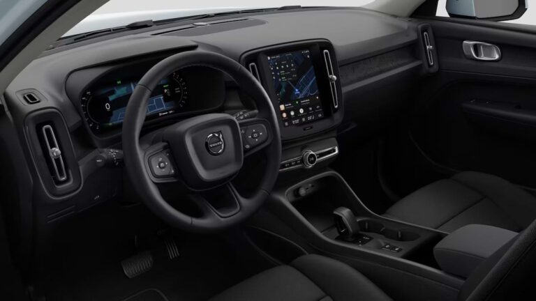 Volvo XC40 operational lease deal - dashboard met stuurwiel en staand touchscreen