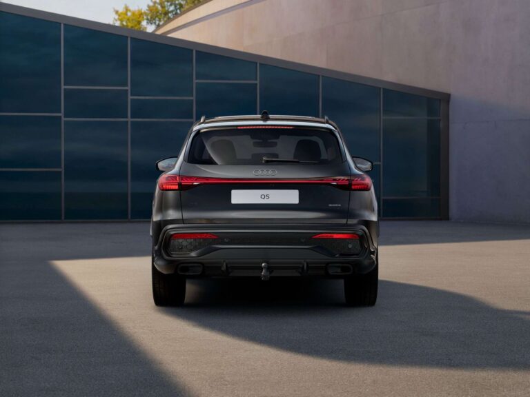 Audi Q5 voorraadlease, recht achteraanzicht