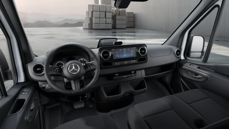 Mercedes-Benz eSprinter leasen - dashboard met stuurwiel en infotainmentscherm