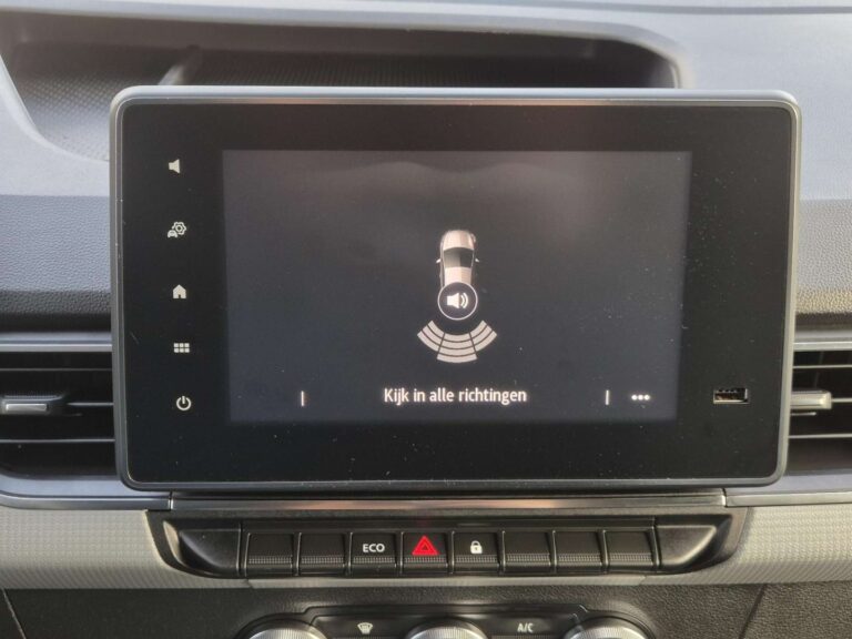 Renault Kangoo Full Operational Leasen - infotainmentscherm met achteruitrijcamera-melding