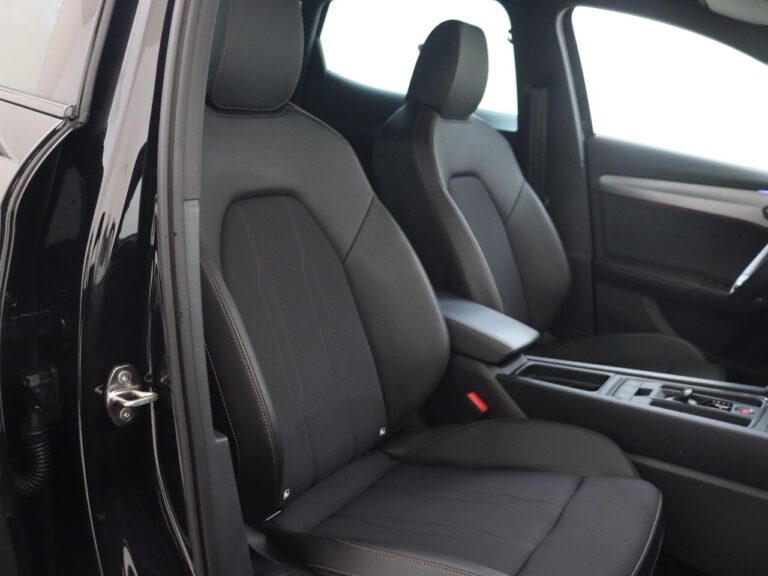 Occasion Lease Cupra Formentor - close-up van de voorstoel in zwart leer