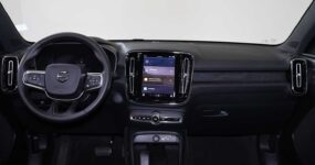 Volvo EC40 Ultra Black Edition Leasen (1)