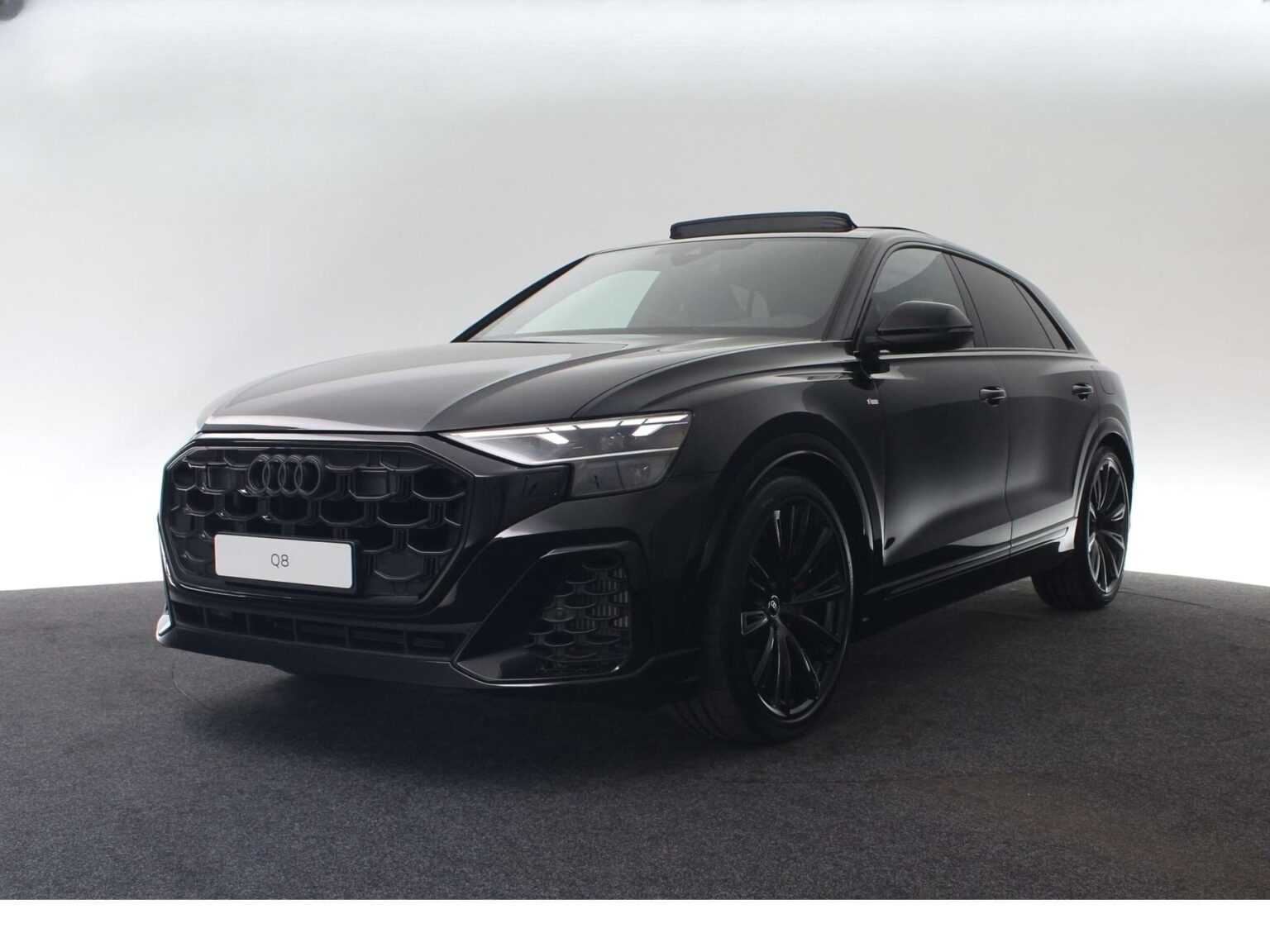 Audi-Q8-55-TFSI-e-Pro-Line-S-zakelijk-leasen-voorzijde-2