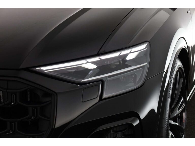 Audi-Q8-55-TFSI-e-Pro-Line-S-zakelijk-leasen-voorzijde-3