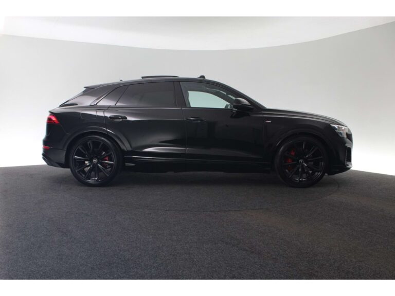 Audi-Q8-occasion-lease-direct-leverbaar-Mythoszwart-3