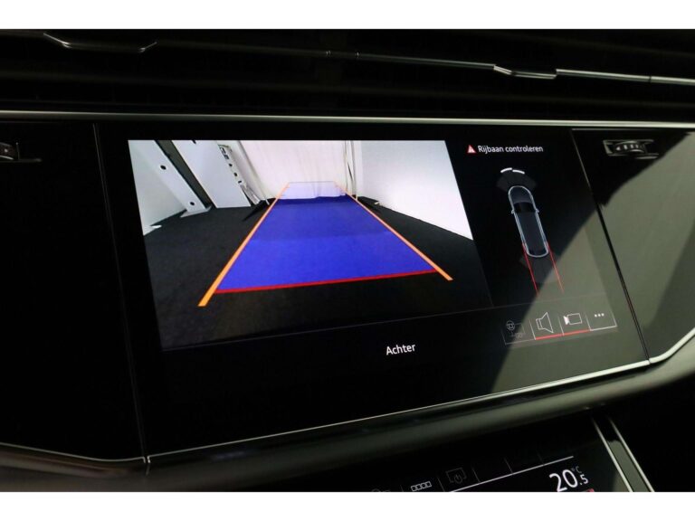 Jonge-occasion-Audi-Q8-lease-zakelijk-LeaseRoute-1