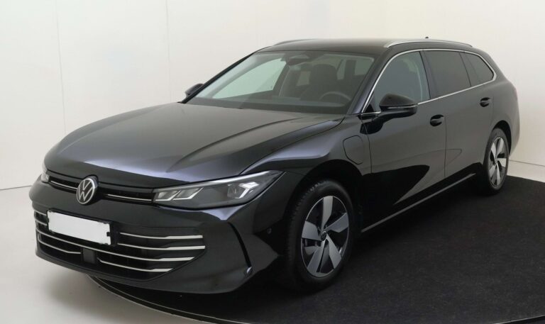 Volkswagen Passat Variant zakelijke lease - schuin vooraanzicht