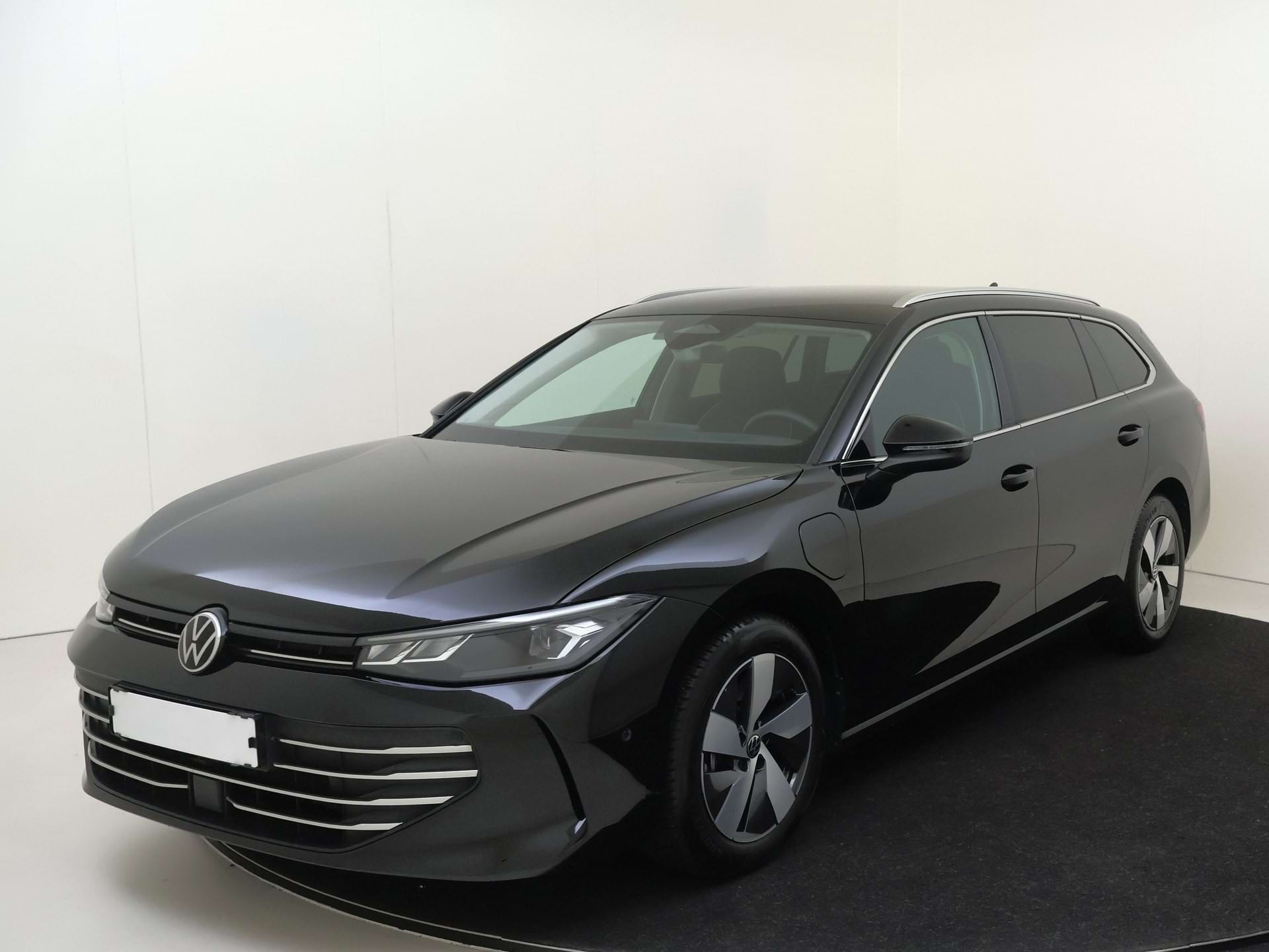 Volkswagen-Passat-Variant-direct-leverbaar-bij-LeaseRoute-1