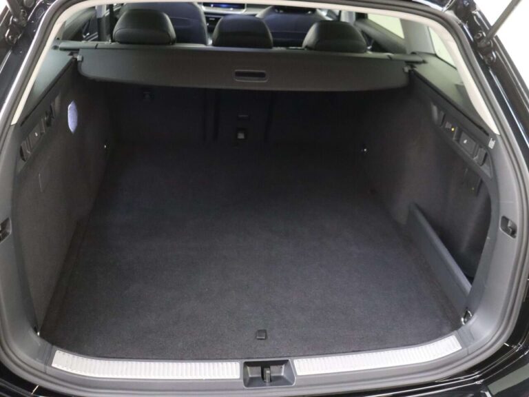 Volkswagen Passat Variant 1.5 eHybrid 204pk Business voorraadlease - lege kofferbak