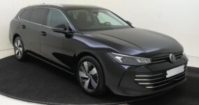 interieur-van-de-volkswagen-passat-variant-met-massagestoelen