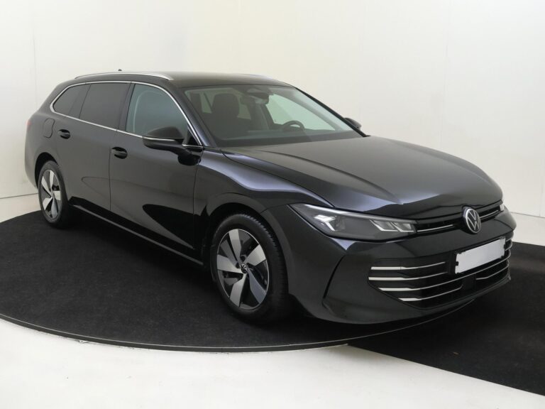 Volkswagen Passat Variant leasen - schuin vooraanzicht, tweede hoek