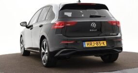 Volkswagen Golf achterzijde met LED koplampen en camera