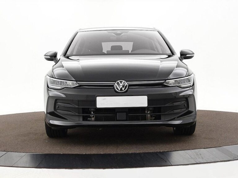 Volkswagen Golf lease - recht vooraanzicht