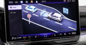 Volkswagen Golf zakelijk leasen bij LeaseRoute zijaanzicht