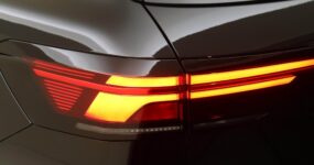 volkswagen-passat-variant-15-ehybrid-business-zakelijk-leasen-voorzijde