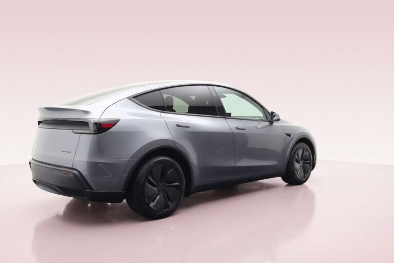 Tesla Model Y lease - achterzijde driekwart aanzicht