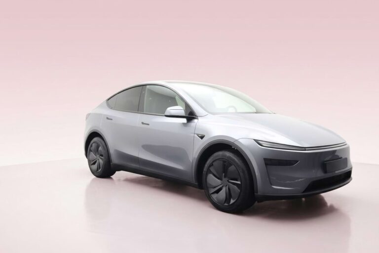 Tesla Model Y Premium Long Range leasen - voorzijde driekwart aanzicht