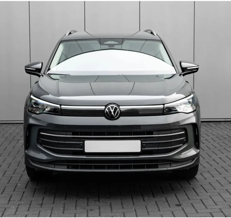 Volkswagen Tiguan 1.5 eTSI 150pk Life Edition occasion lease - recht vooraanzicht