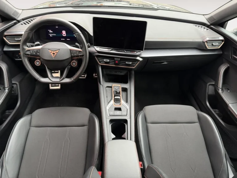 Full-LED koplampen Cupra Leon E-Hybrid zwart
