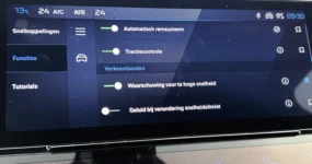 Full operational lease Peugeot e-308 GT zijaanzicht