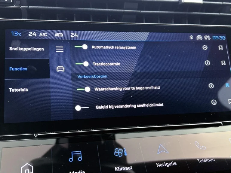 Full operational lease Peugeot e-308 GT zijaanzicht