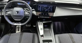 Grijs metallic Peugeot e-308 GT Avantage exterieur