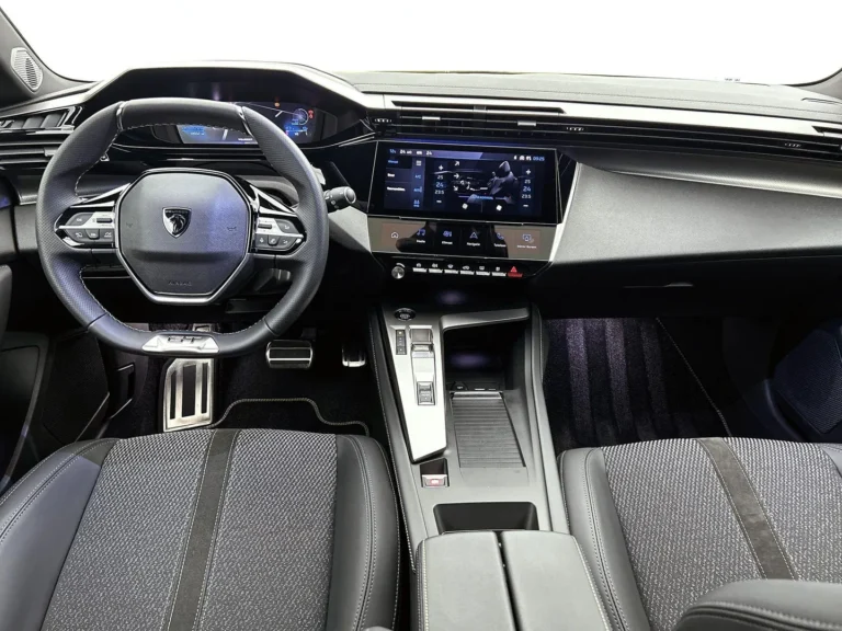 Grijs metallic Peugeot e-308 GT Avantage exterieur