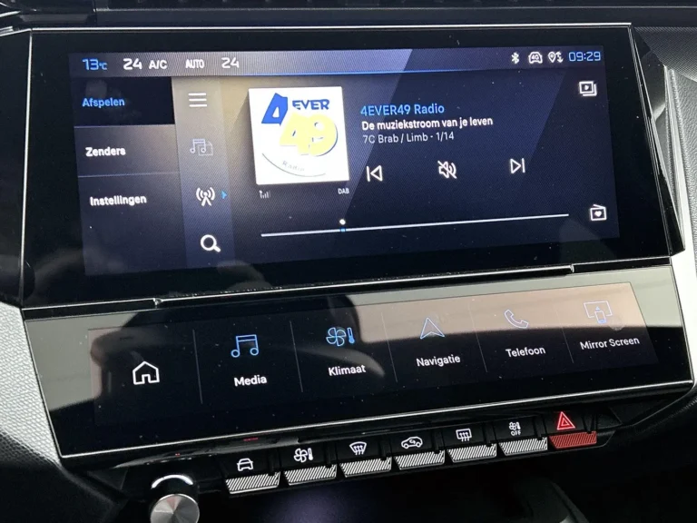 Interieur van de Peugeot e-308 met 3D i-Cockpit