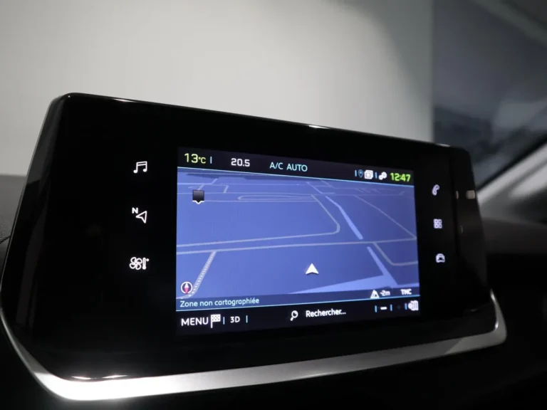 peugeot-208-gt-hybrid-145pk-zakelijk-leasen-voorzijde