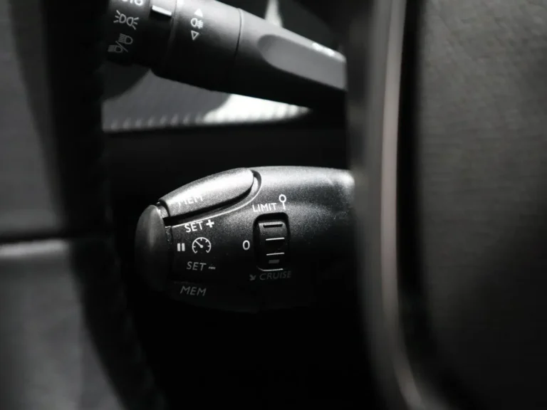peugeot-208-gt-voorraadlease-direct-rijden-zonder-wachttijd