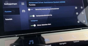 Peugeot e-308 GT zakelijk leasen 18 inch velgen