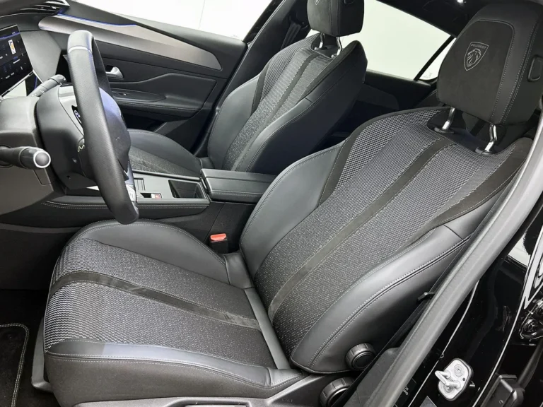 Peugeot e-308 met Adaptieve cruise control interieur