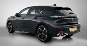 Snel rijden in Peugeot e-308 voorraadlease occasion