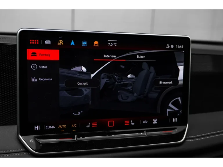 Volkswagen Tiguan 1.5 eTSI 150pk Life Edition voorraadlease - infotainmentscherm met 3D-interieurweergave