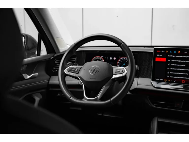Volkswagen Tiguan lease - stuurwiel met digital cockpit