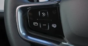 Volvo EX90 voorraadlease snel rijden 408 pk